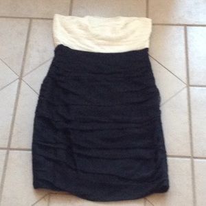 MONIQUE LHUILLIER Bridesmaids Dress.  Sz 6